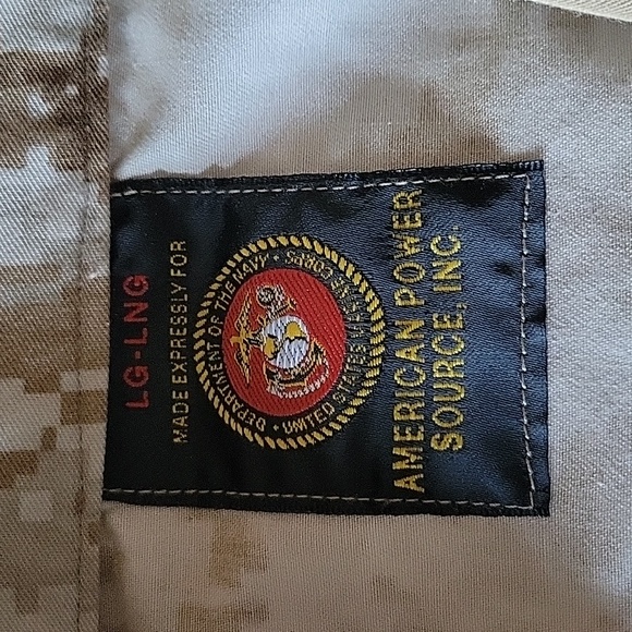 Official USMC digital desert camouflage uniforms. - Picture 2 of 4